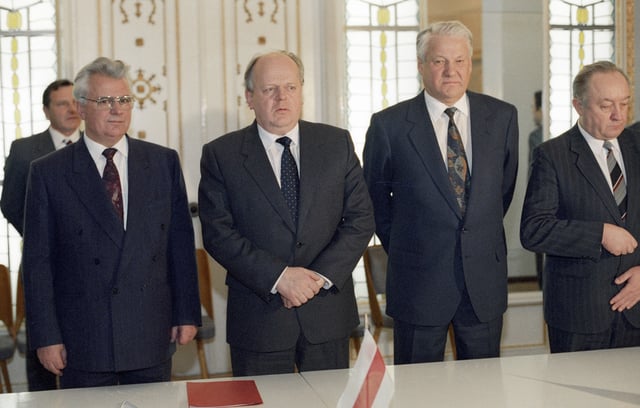 Yeltsin shortly after signing the Belavezha Accords with Kravchuk and Šuškievič, 1991