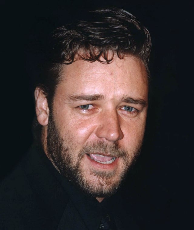 Crowe at the premiere of The Insider in Washington D.C., 1999