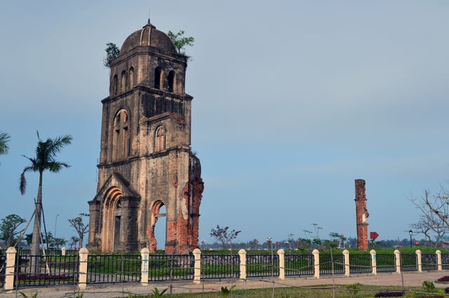 Tam Tòa Church in Đồng Hới, Quảng Bình Province. Most of the city and the church was flattened during B-52 bombings in 1965.