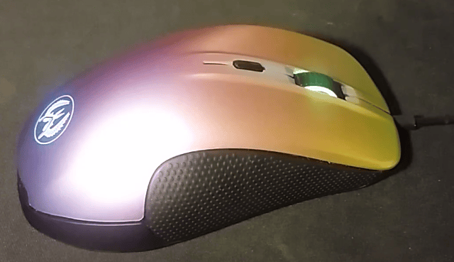 The SteelSeries Rival 300 Fade, a promotional item for Global Offensive