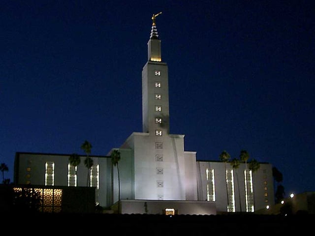 Los Angeles California Temple, 2004