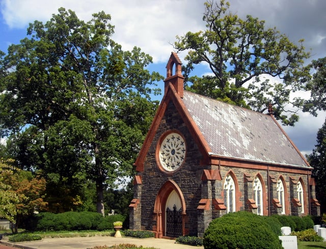 Oak Hill Cemetery Chapel, designed by James Renwick, Jr. in 1850, is listed on the National Register of Historic Places.