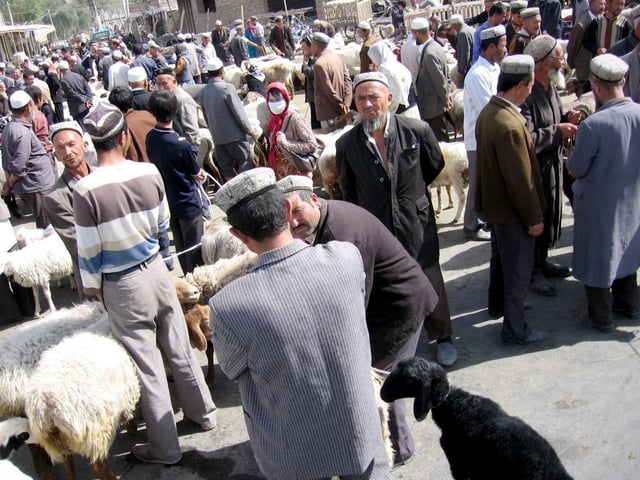 Sunday market in Khotan