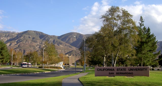 Main entrance to CSU San Bernardino along University Parkway.