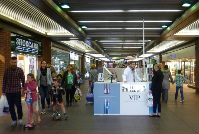Vaping stand in London shopping centre.