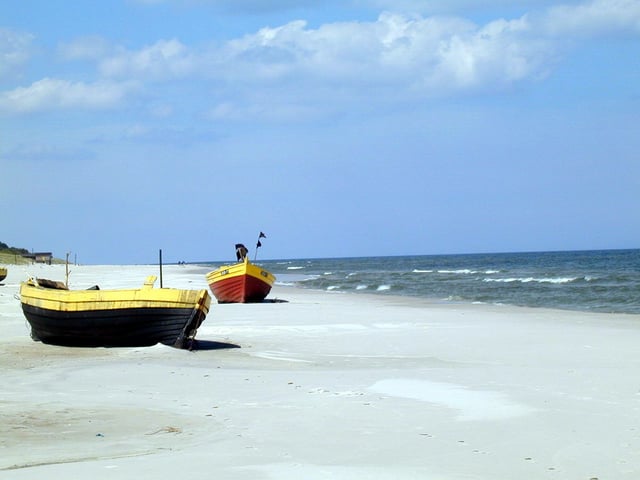 The Polish Baltic Sea coast is approximately 528 kilometres (328 mi) long and extends from Usedom island in the west to Krynica Morska in the east.