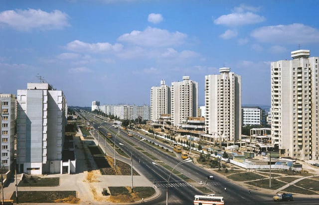 Prospectul Păcii avenue in 1980.