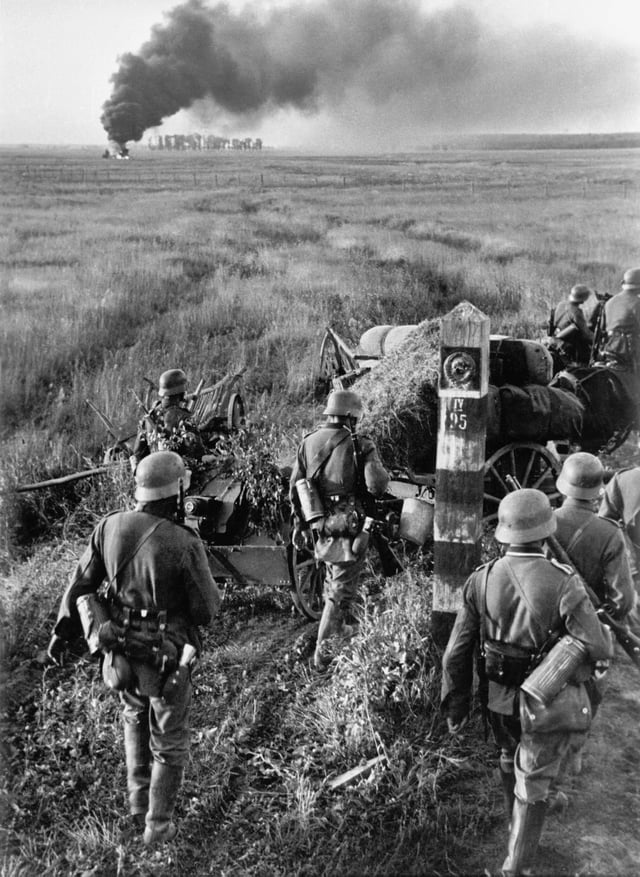 German troops at the Soviet state border marker, 22 June 1941