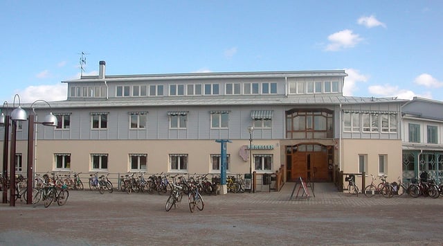 Student union building on Campus Valla.