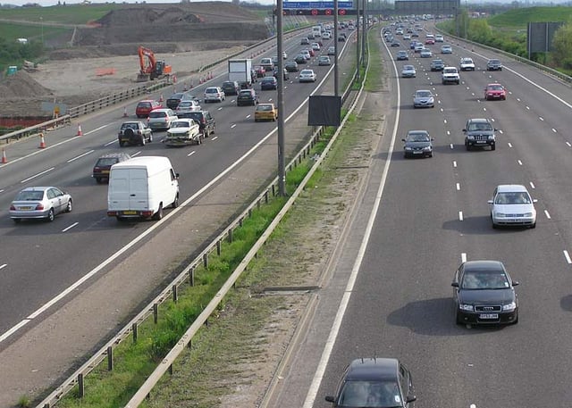 The M25 motorway near Heathrow, showing a MIDAS installed gantry