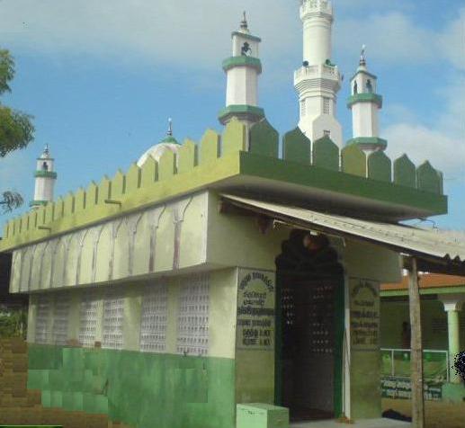 Dargah of Mujavir Nalla Ibrahim Razi Erwadi.