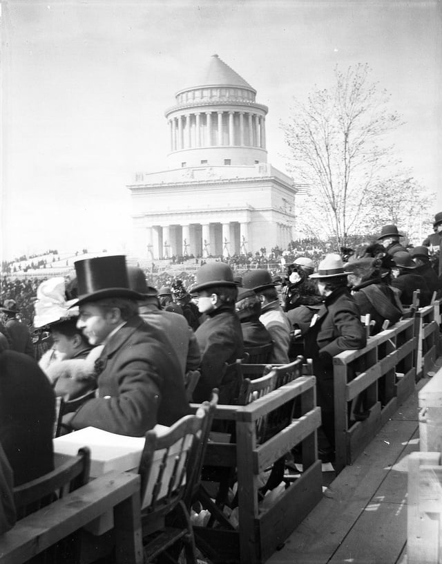 Grant's Tomb on inauguration day, April 27, 1897