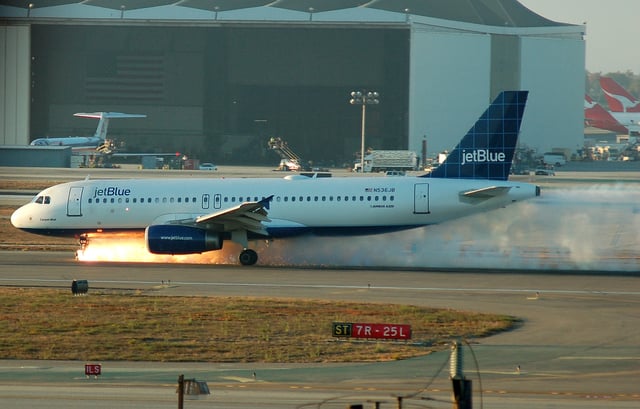 JetBlue Flight 292, an Airbus A320 (N536JB), makes an emergency landing at Los Angeles International Airport.