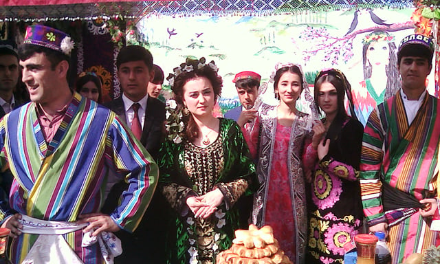 Tajiks in traditional dress in 2017