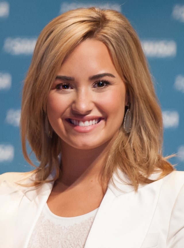 Lovato at the SAMHSA's National Children's Mental Health Awareness Day on May 7, 2013