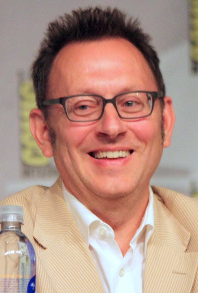 For his portrayal of Ben Linus, Michael Emerson received many awards and nominations, including winning a Primetime Emmy Award for Outstanding Supporting Actor in a Drama Series in 2009.