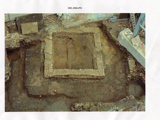 The same Romano-Celtic temple reduced in phase to the construction level immediately after the building of the inner wall and before the construction of the outer wall to the left of picture. Note reduction in phase has produced detailed information concerning the exact sequence of temple construction
