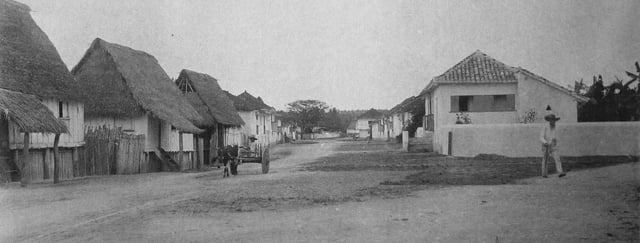Street view of Agana, around 1899-1900.