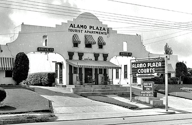 Alamo Plaza Courts, tourist apartments, Waco circa 1939