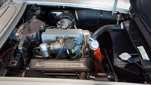 A 1959 Corvette small-block 4.6 litre V8 with Rochester mechanical fuel injection