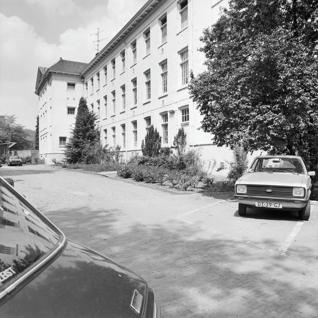 Duitse Huis in April 1982