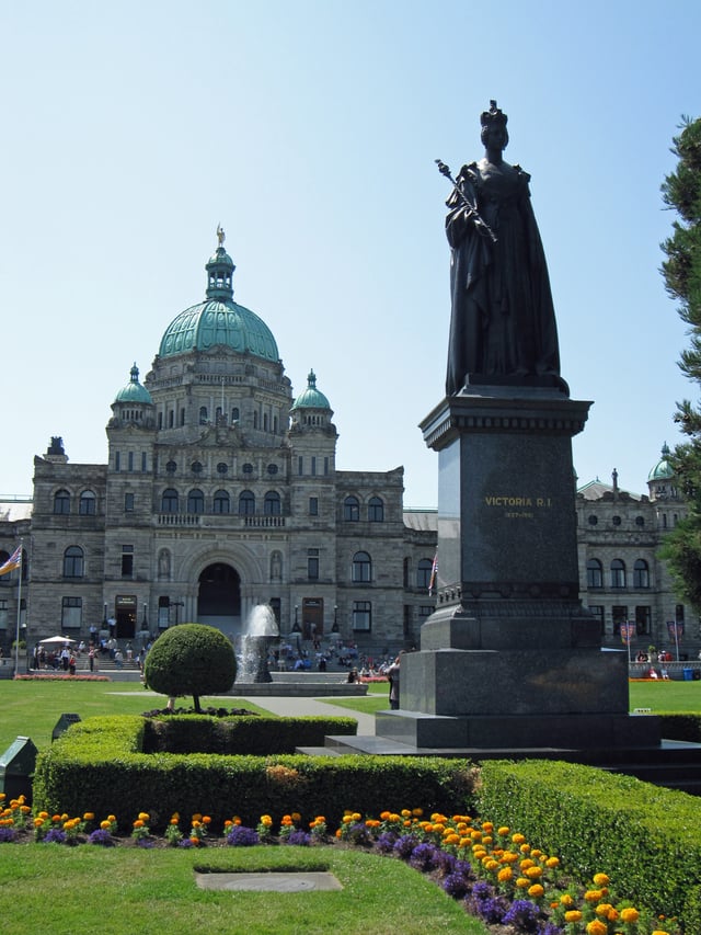 Statue of Queen Victoria outside the British Columbia Parliament Buildings, in Victoria