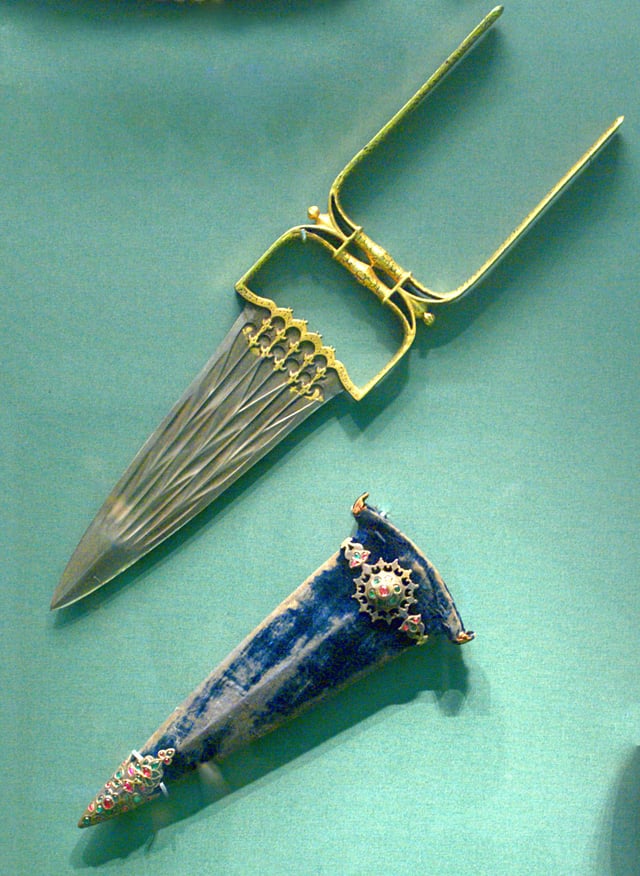 Katar, Tamil dagger which was popular throughout South Asia