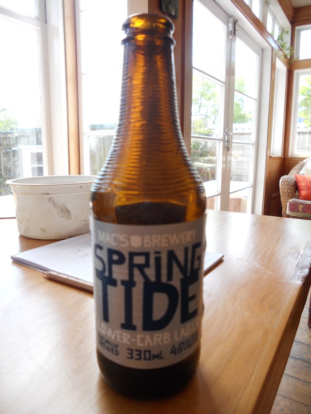 Mac's Brewery Spring Tide beer bottle