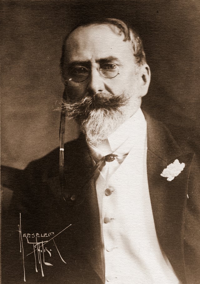 Portrait of William Merritt Chase from 1900