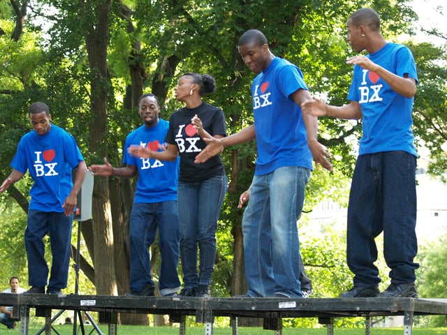 The Bronx's P.L.A.Y.E.R.S. Club Steppers performing at the 2007 Fort Greene Park Summer Literary Festival in Brooklyn. (Note the T-shirts' inscription "I ♥ BX" [Bronx], echoing the ubiquitous slogan "I ♥ NY" [I Love New York] ).