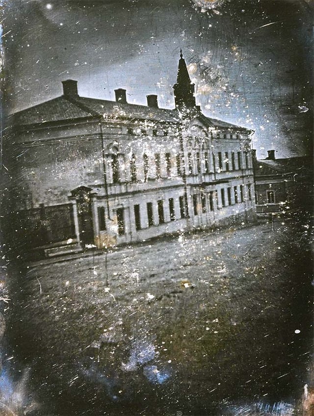 A daguerreotype photograph of the Nobel House, the first photograph taken in Finland, from 1842