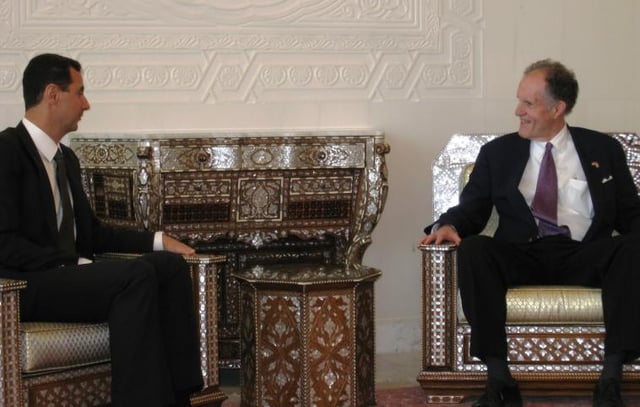 Assad meets with U.S. Senator Ted Kaufman in 2009