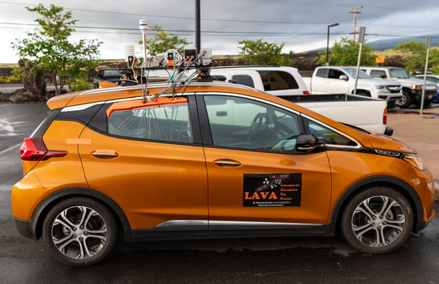 Mobile atmospheric volcanic fog measuring station in Hawaii