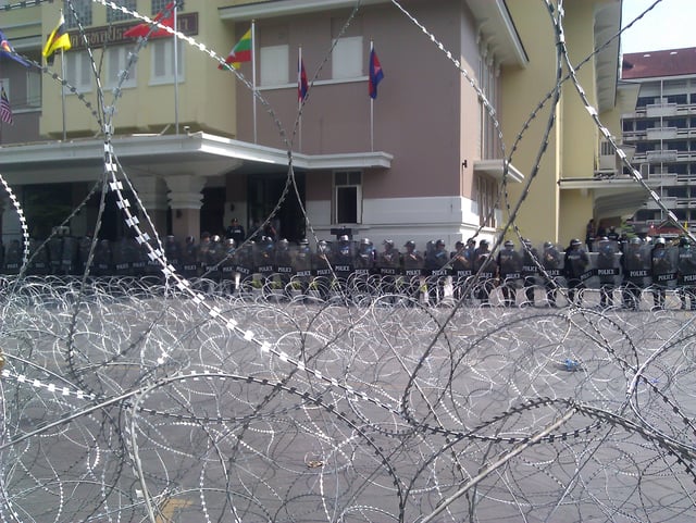 Police guarding a barricade, Ministry of Education, 1 December