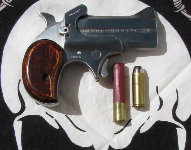 Bond Arms Cowboy Defender.45 Colt/.410 Shotshell Derringer