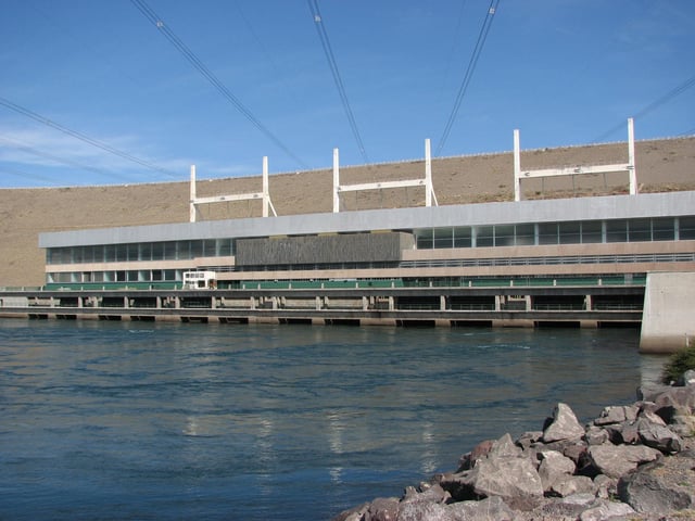 El Chocón Dam, the third most important in Argentina.