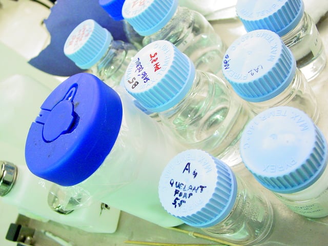 Cleaning tests at the Conservation-Restoration Center of the museum