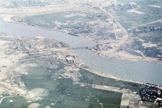 The Thanh Hóa bridge in 1972.