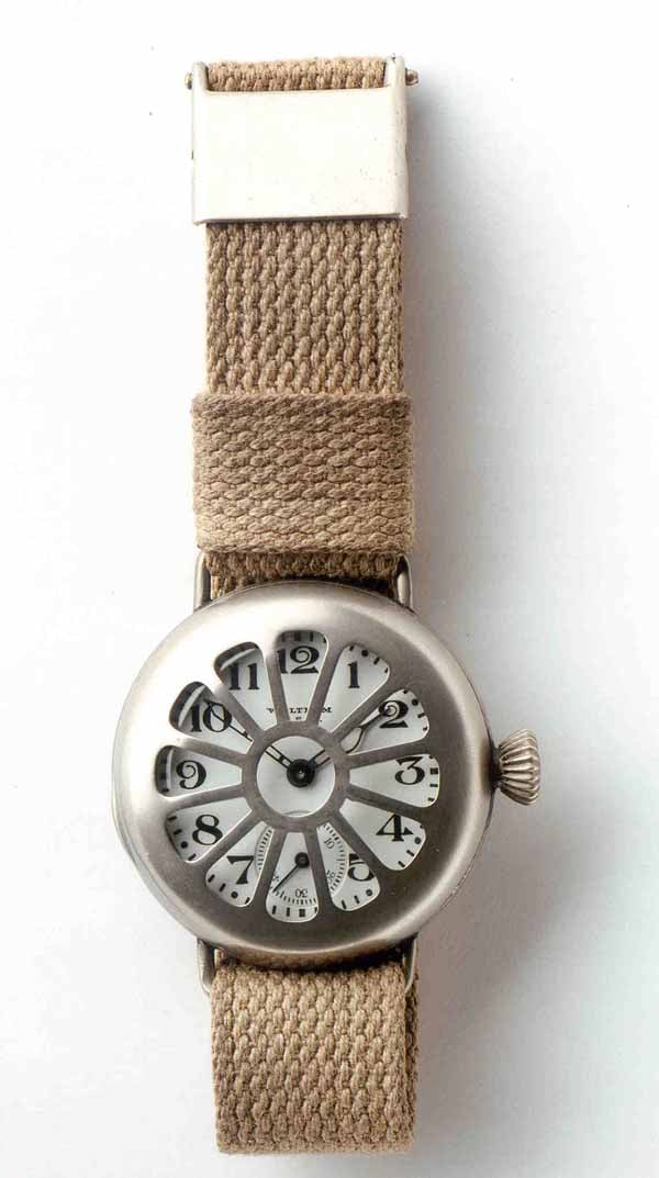 Early wrist watch by Waltham, worn by soldiers in World War I (German Clock Museum).