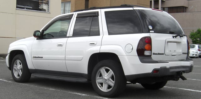 2002–2005 Chevrolet TrailBlazer, with modification to meet Japanese standards.