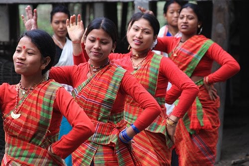 Tribal – Mising girls dancing during Ali Ai Ligang (Spring Festival)