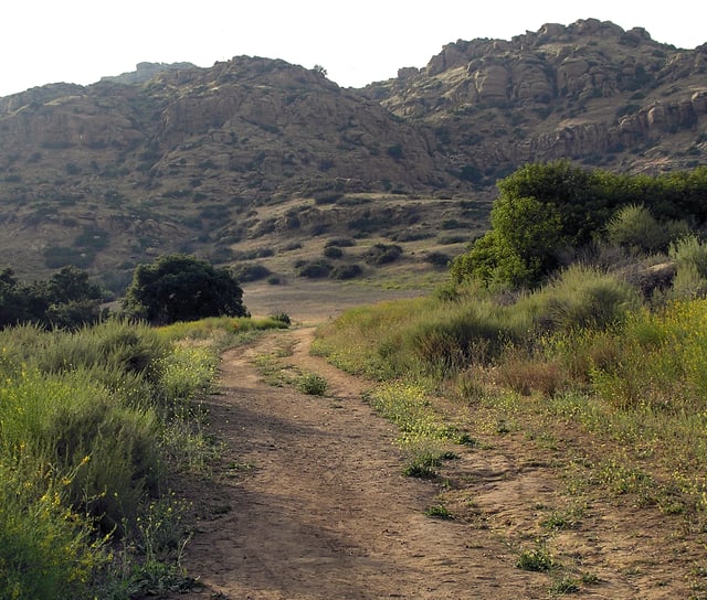 Old Santa Susana Stage Road trail up scenic Simi Hills in Chatsworth