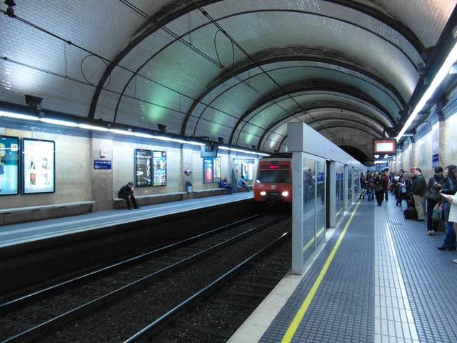 All rail services call at Barcelona's Provença, the second-busiest station on the line after Pl. Catalunya.