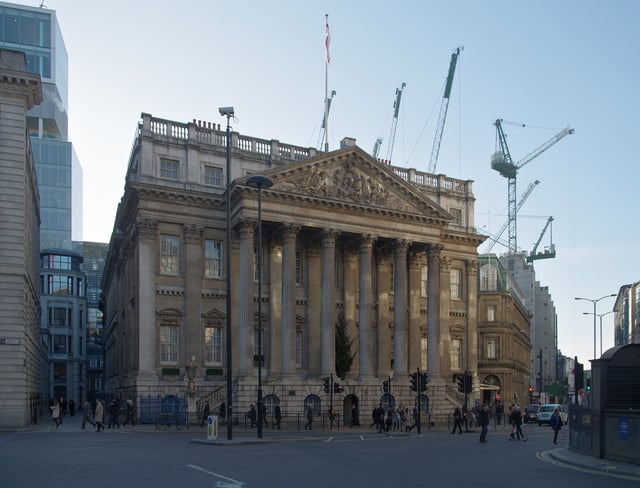 Mansion House is the official residence of the Lord Mayor.