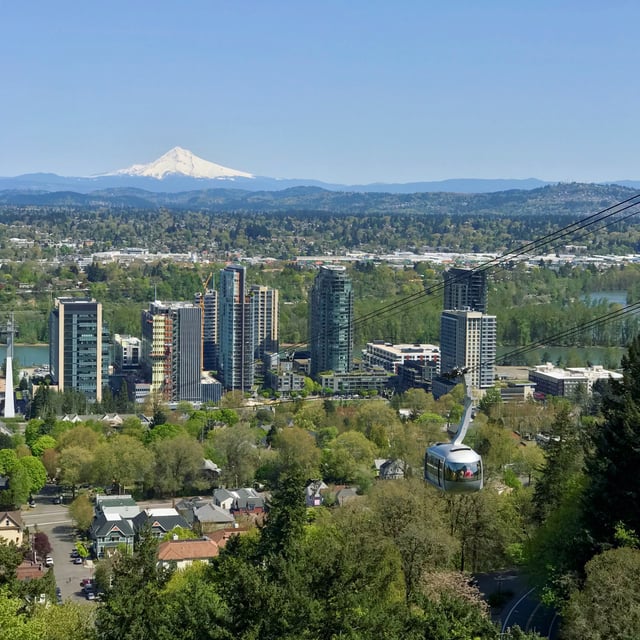 Portland Aerial Tram from Marquam Hill