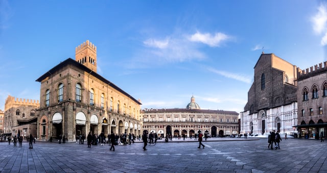 Piazza Maggiore, with San Petronio Basilica, Palazzo dei Banchi and Palazzo del Podestà.