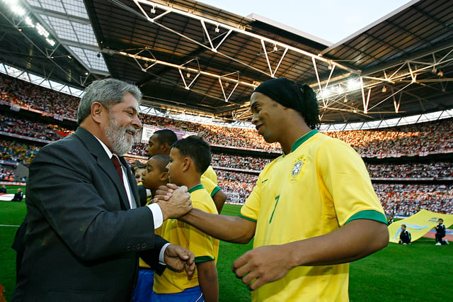 Ronaldinho with Brazilian president Lula at Wembley Stadium, London