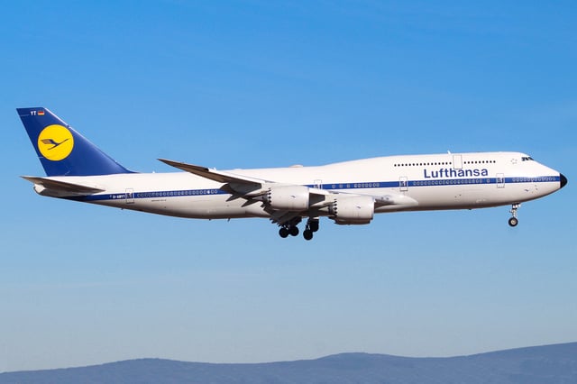 A Lufthansa Boeing 747-8I in a 1970s retro livery.