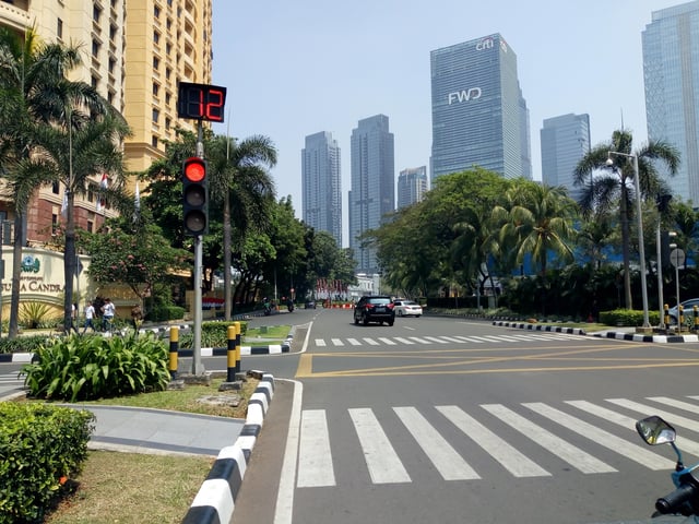 A traffic light in Jakarta, Indonesia with its timer