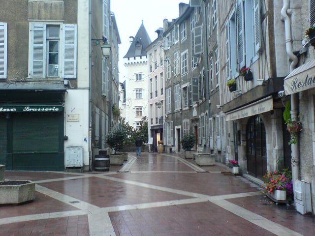 The Château Quarter in the rain